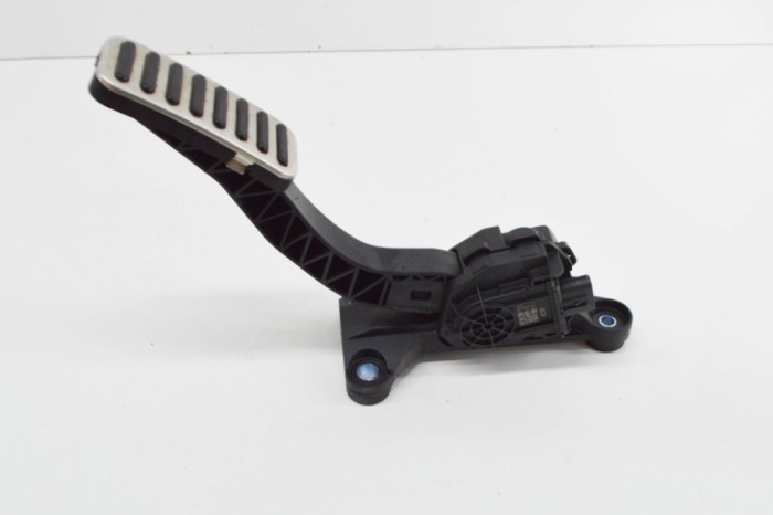 Pedala de accelerație KIA NIRO 2020 OEM: 32700-G2130,32740-03100,35191-G2100 21482085