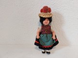 Papusa mini veche, vintage, Germania, in costum popular din regiunea Padurea Neagra, membre articulate, Schwarzwaldm&auml;dchen, 10cm