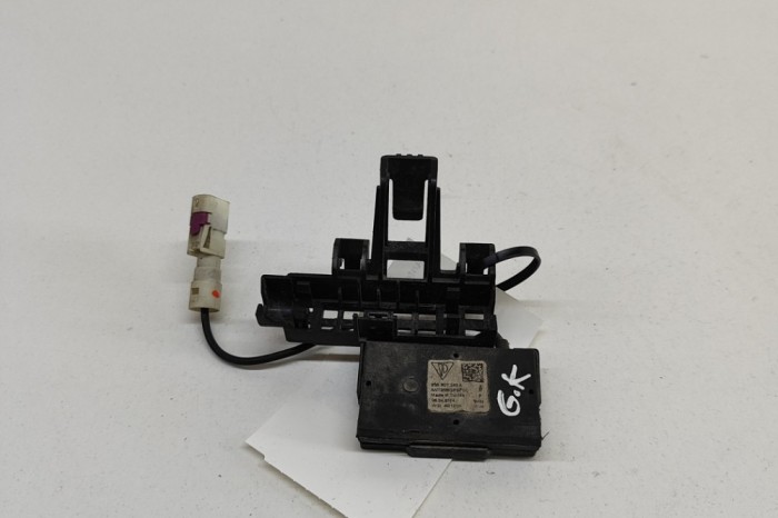Amplificator de antena PORSCHE MACAN 95B 2014 OEM: 95B907245A,95B.907.245.A 26835952