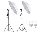 Cumpara ieftin Kit de 2 umbrele albe, 2 trepiezi reglabili 200 cm, 2 becuri LED 25W
