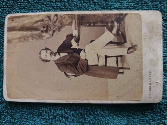 fotografie de epoca ,celebru atelier fotografic si de pictura BERNARD BRAND SI JOSEF EDER -JASSI .Distins domn .Anii 1880.