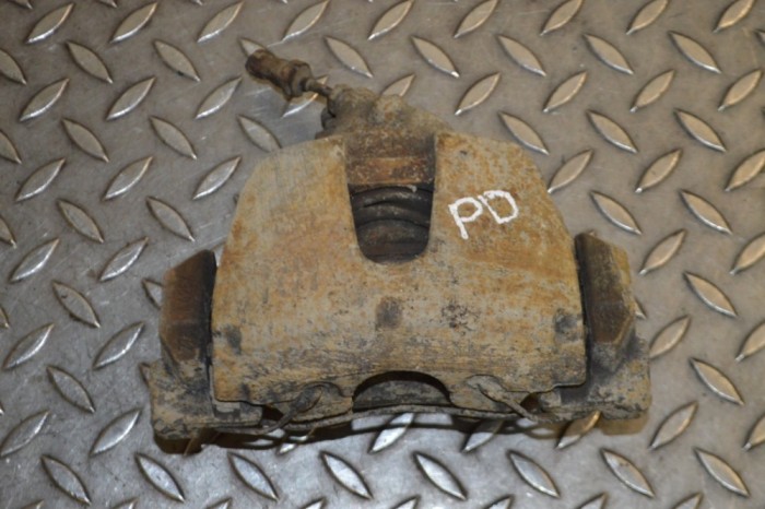 Etrier de fr&acirc;nă dreapta față FORD FOCUS III 2015 14457416