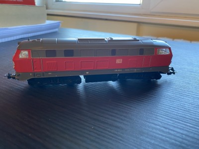 V&amp;acirc;nd locomotivă BR 218 Piko foto