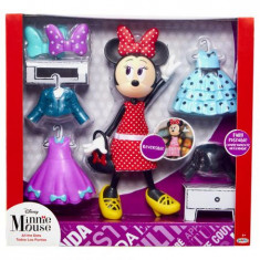 Papusa Minnie Mouse cu garderoba si accesorii foto