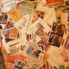 B2725 - lot 4000 timbre diferite din toata lumea stampilate si nestampilate