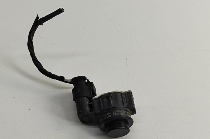 Senzor de parcare față BMW 2 Coupe F22, F87 2014 OEM: 9261612,0263013509 28821207