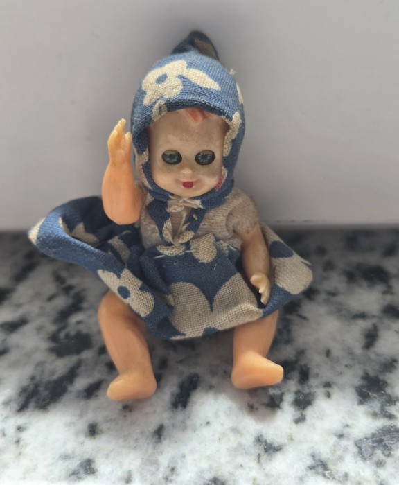Mini papusa veche