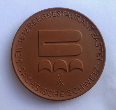 Medalie din gresie de MEISSEN 1812 Bergrestaurant Bastei foto