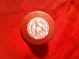 Insigna Concursul pe specialitati al elevilor 1972 , metal si email , d= 1,9cm