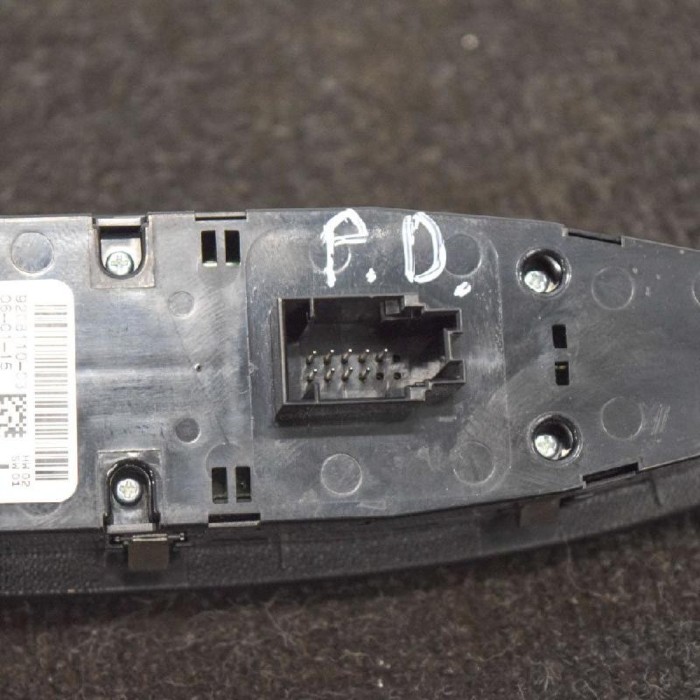 Buton geam ușă dreapta față BMW 1 F20 2015 OEM: 9208110 3989001