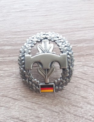 QW9 N2 44 - insigna - militar - Germania - unitate militara de pontonieri foto