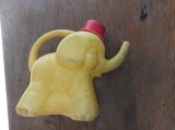 Cumpara ieftin JUCARIE PERIOADA COMUNISTA : ELEFANT STROPITOARE