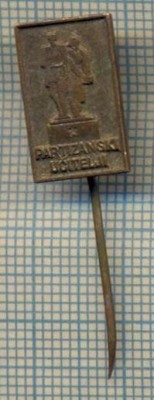 Y 241 INSIGNA - PARTIZANSKI UCITELJI -PARTIZANI -IUGOSLAVIA -PENTRU COLECTIONARI foto