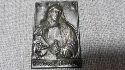 PLACHETA VECHE METALICA - INIMA LUI ISUS - CATOLICISM - ALAMA ARGINTATA foto