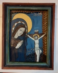 Icoana pictura pe sticla Rodica Balaj Tartan - Rastignirea lui Iisus Hristos, cu Fecioara Maria alaturi, in rugaciune, 30 &times; 23 cm