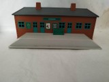 bnk jc Thomas &amp; friends Trackmaster - Tomy 2002 - statie Ffarquhar