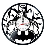 Ceas de perete decorativ realizat din disc de vinil, Model Batman Cavalerul Negru Emblema Liliac, Negru, 30 cm