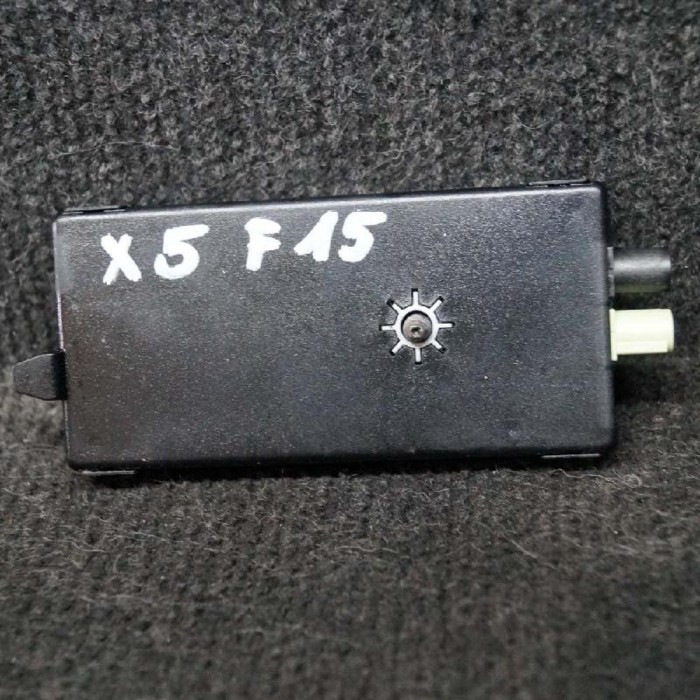 Amplificator de antena BMW X5 F15, F85 2015 OEM: 9334692 | 2104777