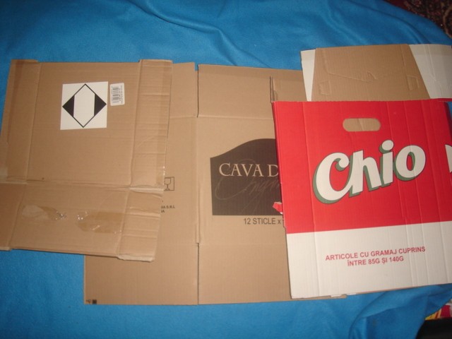 CUTII DE CARTON,SACI DE RAFIE SI SACI PLASTIC NOI | Okazii.ro