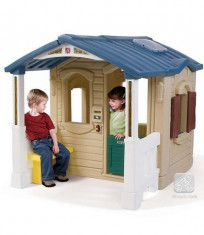 Casuta cu pridvor - Naturally Playful Front Porch Playhouse foto