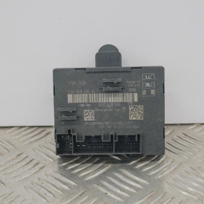 Modul de control ușă st&acirc;nga spate AUDI A3 8V1, 8VK 2013 OEM: 5Q0959595A | 2589747