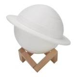 Lampă de noapte 3D &icirc;n formă de Saturn, Saturn Light, cu alimentare pe baterii și stand din plastic inclus, 15 cm, eMazing