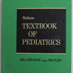 NELSON TEXTBOOK OF PEDIATRICS by VICTOR C. VAUGHAN ...WALDO E. NELSON , 1975 , MICI INSEMNARI SI URME DE UZURA