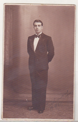 bnk foto Portret de barbat - Foto Modern Ploiesti 1940 foto