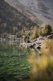 Tablou Canvas, "Lacul de smarald &icirc;n munți st&acirc;ncoși", Calm, Reflections, Nature, Mountains, Trees, Serene, Water, Rocks, 26 x 39 cm, CMCLASS