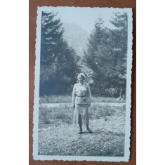 Fotografie, Stella, mama lui Geo Litarczek, parintele radiologiei romanesti, la Busteni, 1931