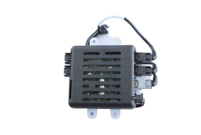 Alt modul de control TESLA MODEL X 2020 OEM: 1042829-00-F 24877077