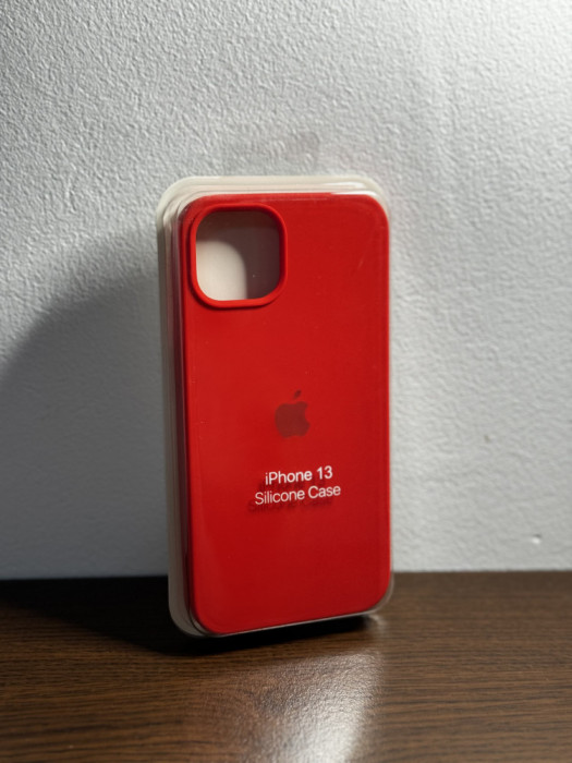Husa originala cu logo iPhone 13 de silicon cu interior microfibra