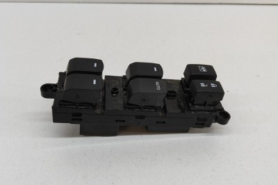 Buton geam ușă dreapta față SUZUKI SX4 S-Cross JYB 2023 OEM: 37990-61M41 26680950 foto