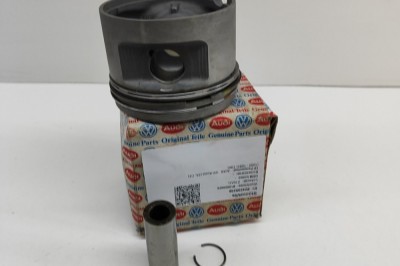 Piston AUDI 100 Avant 4A, C4 1991 OEM: 054107071 24399256 foto