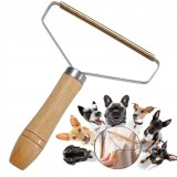 Cumpara ieftin Perie pentru indepartarea scamelor si parului de animale, din metal, cu maner de lemn, dimensiuni 15x12.5x1cm, argintiu