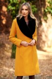 Palton LaDonna mustariu elegant din lana captusit pe interior cu un croi cambrat cu guler din blana, Mustar