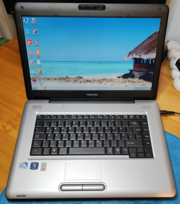 Laptop Toshiba Satellite L450 functional, cu Prezentare pe YouTube foto