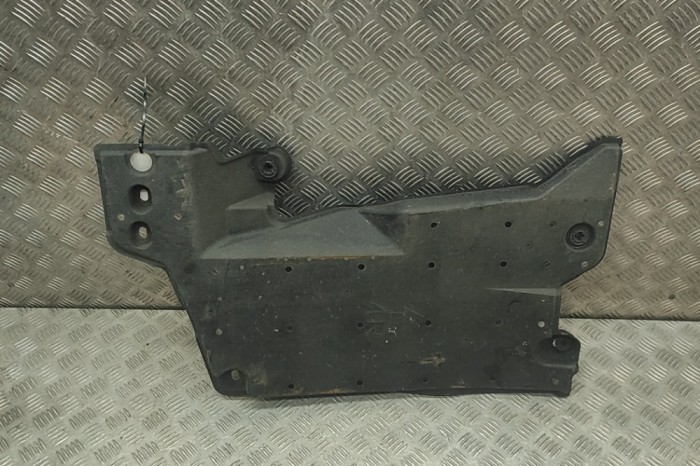 Scut motor dreapta spate TOYOTA PRIUS PLUS _W4_ 2019 OEM: 57627-47020 30352838