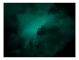 Tablou Canvas, "Muntele &icirc;nvăluit &icirc;n ceață misterioasă", Abis, Ceață, Mister, Munte, Siluetă, Veridicitate, Umbre., 39 x 26 cm, CMCLASS
