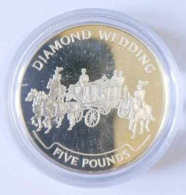 ALDERNEY 5 POUNDS LIRE 2007 NUNTA DE DIAMANT QUEEN ELIZABETH ARGINT IN CAPSULA DE METACRILAT PROOF (CITITI DESCRIEREA) foto