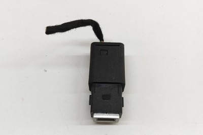 USB PEUGEOT 2008 II 2020 OEM: 9824334377,98217039DX 29533211 foto