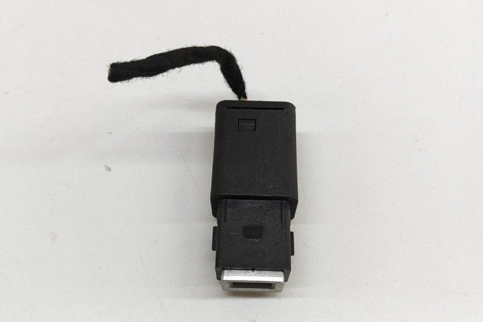 USB PEUGEOT 2008 II 2020 OEM: 9824334377,98217039DX 29533211