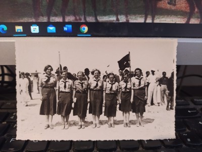 Instructoare străjer &amp;icirc;n tabără, Străjerie, circa 1938, 205 foto