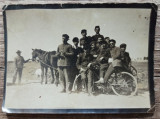 Tineri cu bicicleta si caruta trasa de cal// Romania, inceput sec. XX, Romania 1900 - 1950, Portrete