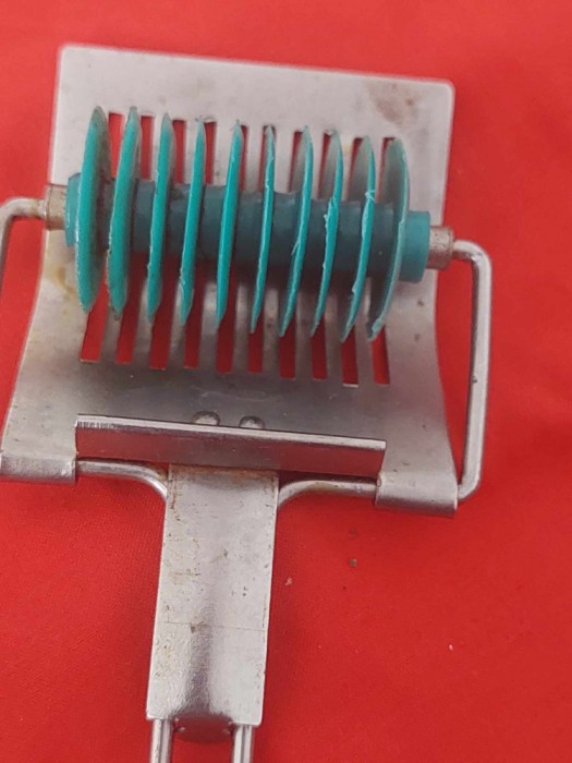 forma de TAITEI Veche,masina manuala de taiat aluat pentru taitei -INOX