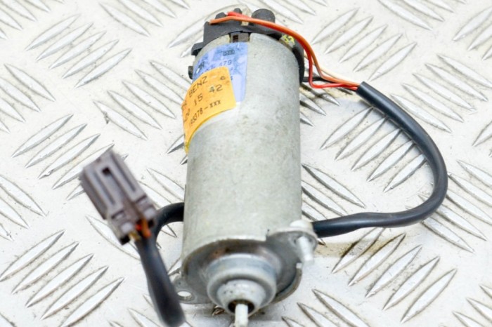 nerasta MERCEDES-BENZ S W220 1999 OEM: A2208201542 13792127