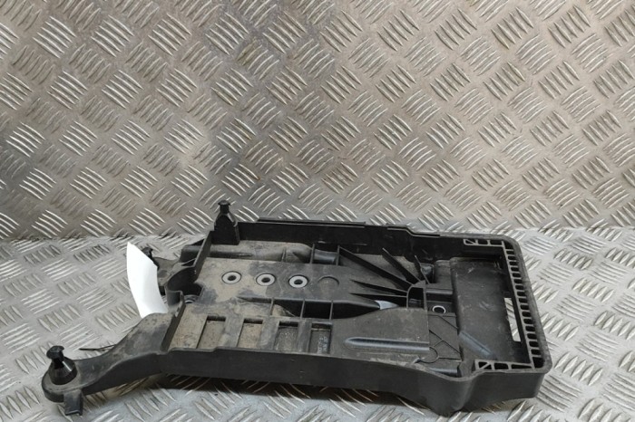 Suport baterie VW T-CROSS C11 2024 OEM: 2Q0915331 | 31801376