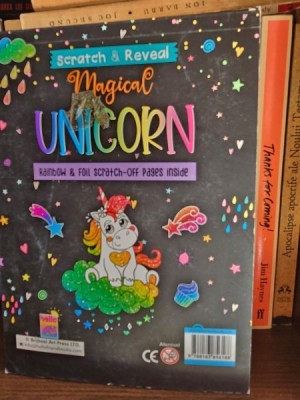 Scratch &amp;amp; reveal magical unicorn foto