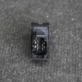 Buton geam ușă dreapta față VW UP 121, 122, BL1, BL2 2014 OEM: 1S0959855 1768029