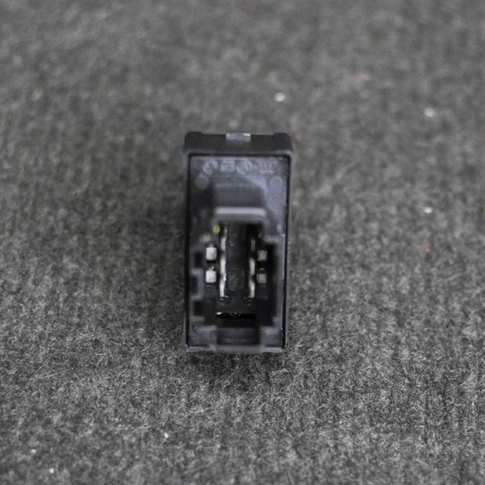 Buton geam ușă dreapta față VW UP 121, 122, BL1, BL2 2014 OEM: 1S0959855 | 1768029